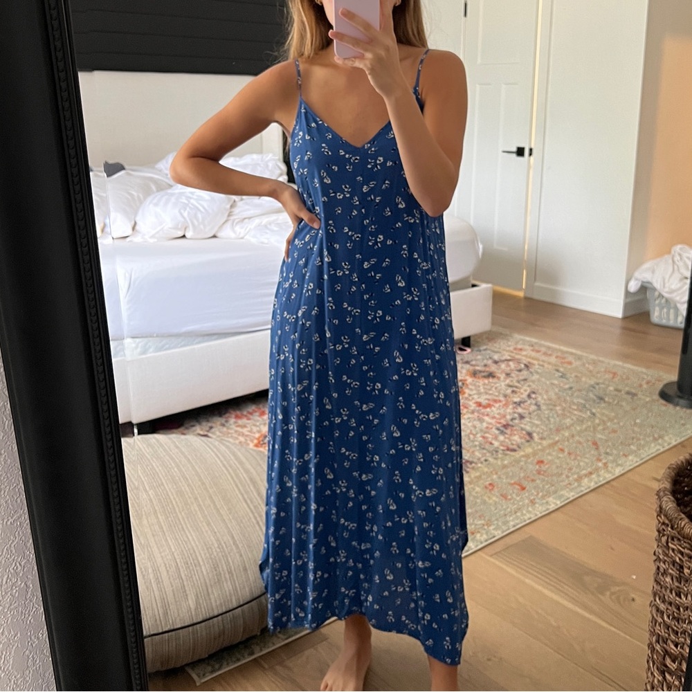 Gap maxi dress size small